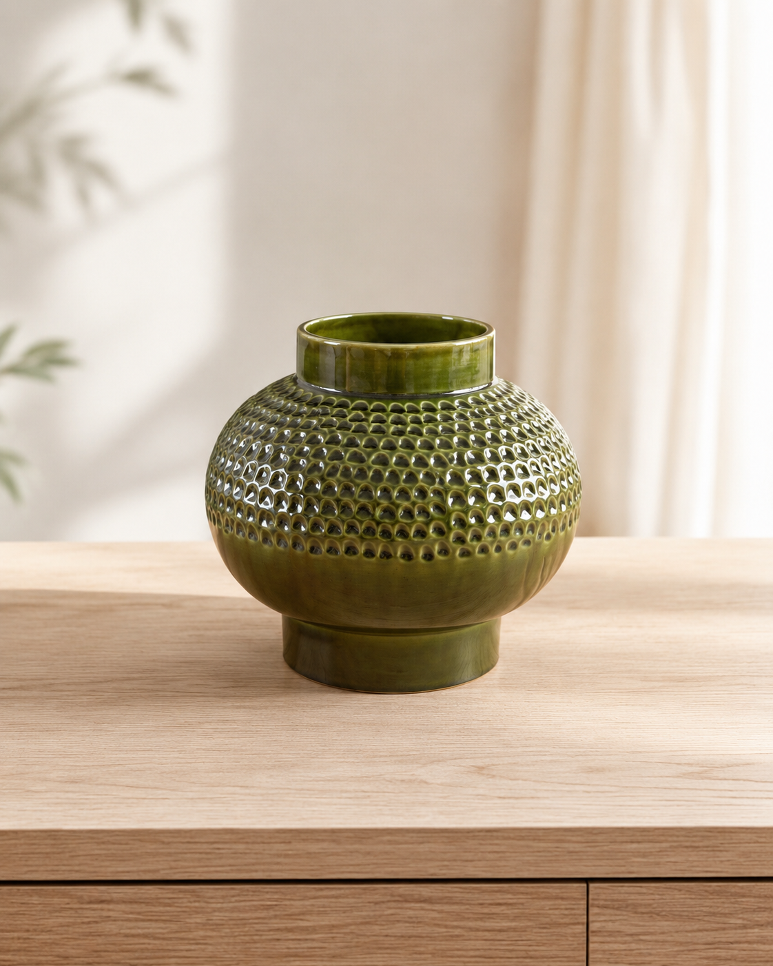 Vaso verde em cerâmica texturada