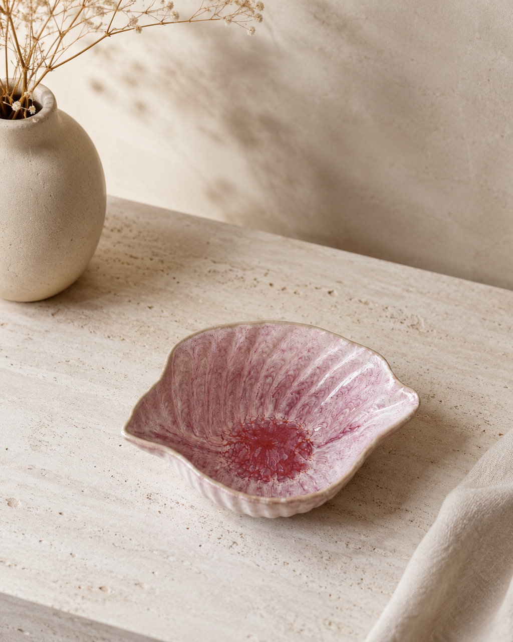 Concha decorativa em cerâmica rosa