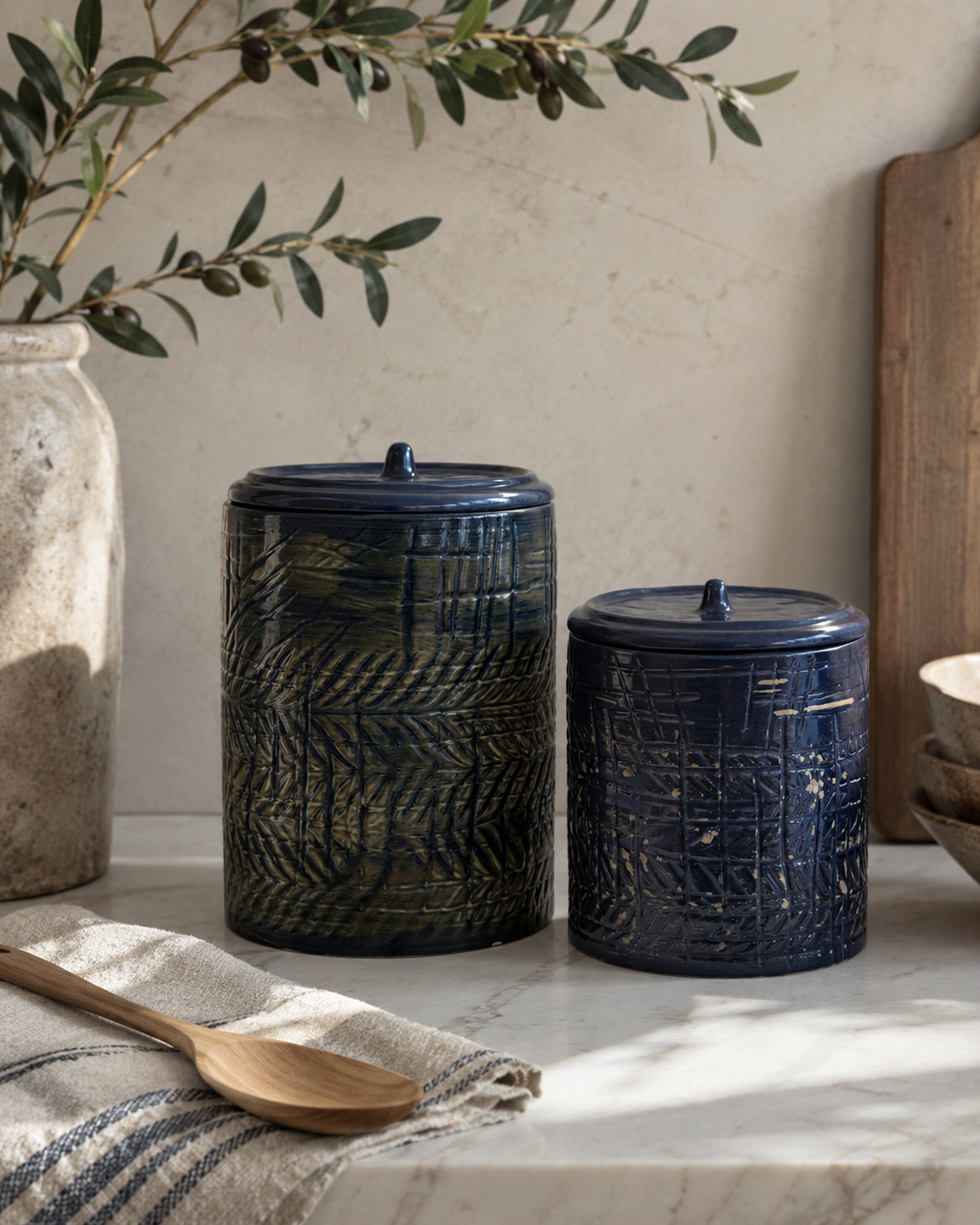 Conjunto Pote azul em cerâmica com tampa